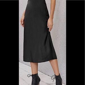 Solid satin midi skirt